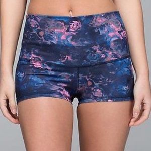 Lululemon Boogie Roll down Short Size 2